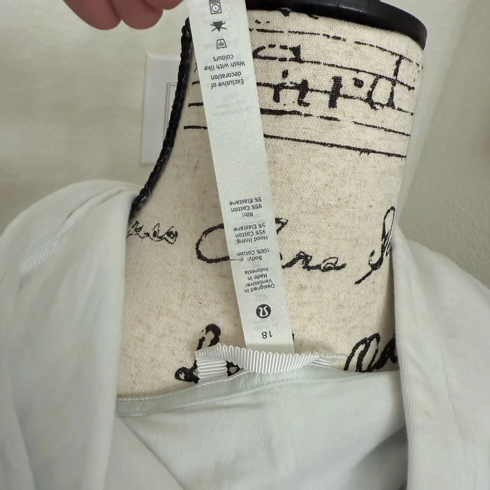 Lululemon Athletica All Yours White Cropped Sweatshirt hoodie sz 18